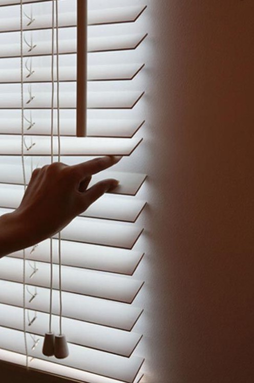 辦公室與高級感，只差這一扇百葉窗